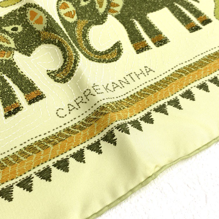 CARRE KANTHA 　インド地方の刺繍
